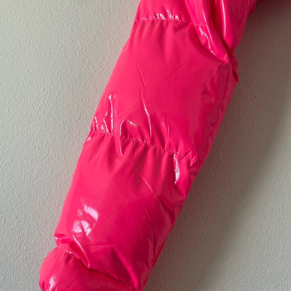 Over Cropped Puffer - Picture 3 of 3